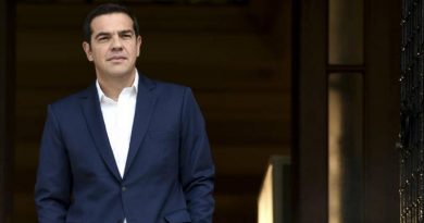Στο Πεκίνο μεταβαίνει ο Τσίπρας για το Φόρουμ του «Δρόμου του Μεταξιού» Στο Πεκίνο μεταβαίνει ο Τσίπρας για το Φόρουμ του «Δρόμου του Μεταξιού»