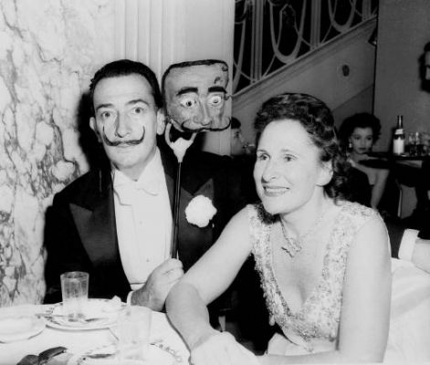 SALVADOR DALI AND WIFE