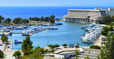 Στη Βουλή το μέλλον των 201 ξενοδοχοϋπαλλήλων του Porto Carras Στη Βουλή το μέλλον των 201 ξενοδοχοϋπαλλήλων του Porto Carras