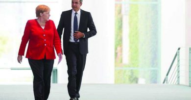 Η Μέρκελ ζητά να «κλείσει» η Ευρώπη: «Έπρεπε να κάνουμε lockdown νωρίτερα» Η Μέρκελ ζητά να «κλείσει» η Ευρώπη: «Έπρεπε να κάνουμε lockdown νωρίτερα»