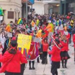 Πλήθος κόσμου και σάτιρα στη καρναβαλική παρέλαση στον Πολύγυρο