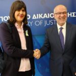 Η Λάουρα Κοβέσι στην Ελλάδα: Σε καλό κλίμα συνάντηση με Φλωρίδη – Τι της ζήτησε