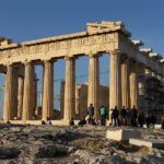 Γαλλία: Νόμος ανοίγει τον δρόμο για την επιστροφή θραυσμάτων του Παρθενώνα από το Λούβρο