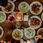 Τι ώρα πρέπει να τρώμε βραδινό – Τι δείχνουν οι νέες μελέτες